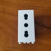 Presa Bipasso Vimar Arkè 16A NUOVA