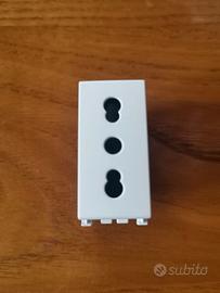 Presa Bipasso Vimar Arkè 16A NUOVA