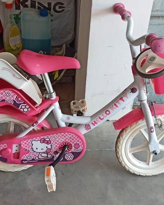 Bici Hello Kitty e pattini per bambine