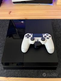 Play Station 4 + Controller