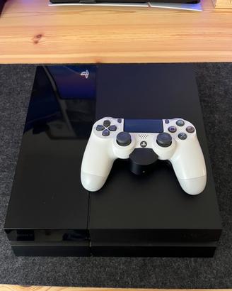 Play Station 4 + Controller