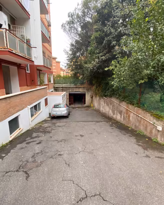 Montemario - box auto di nuova costruzione