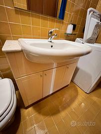 Mobile bagno con lavabo e piano in ceramica
