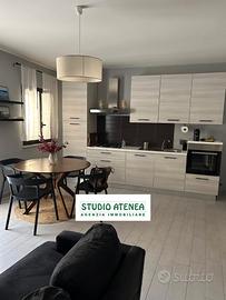 Via Atenea Grazioso Bilocale Ben Arredato