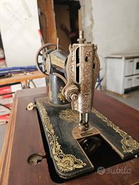 Singer - Mobile con Macchina da Cucire