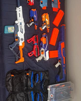pistole e fucili giocattolo Nerf con accessori 