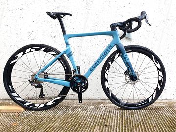Nuova bici Carbonio Guerciotti Escape GRX810 2x11