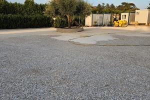 Piazzale con deposito