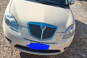 Lancia y