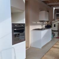 CUCINA COMLPLETA DI ELETTRODOMESTICI 