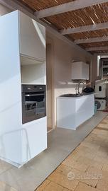 CUCINA COMLPLETA DI ELETTRODOMESTICI 
