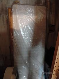 Letto per bambini in legno più materasso