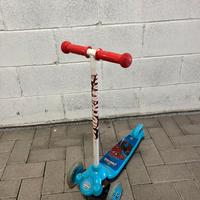 Monopattino spiderman