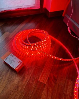 Striscia LED RGB 220V da esterno, lunga 15m