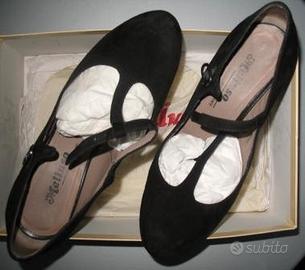 Scarpe con cinturino