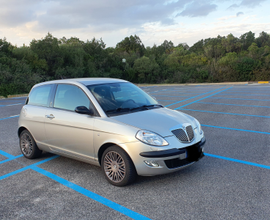 Lancia ypsilon 1.2 8v, tenuta maniacalmente asi