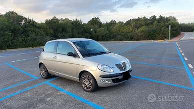 Lancia ypsilon 1.2 8v, tenuta maniacalmente asi