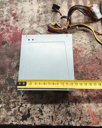 Alimentatore piccolo per pc desktop 