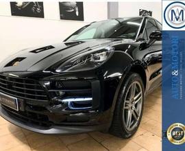 Porsche Macan 2.0 245cv pdk total black M.Y. 2019