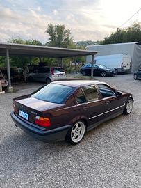 BMW 320i E36