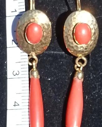 Orecchini in oro 18 kt e corallo rosso sardo