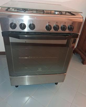 Cucina a gas Indesit in acciaio inox – Come NUOVA