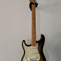 FENDER STRATOCASTER MANCINA CON CUSTODIA