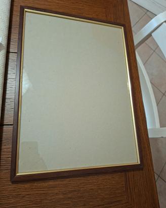 cornice in buono stato  34,5 x 47 cm 