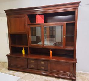 Parete ante e libreria arte povera