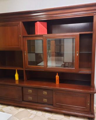 Parete ante e libreria arte povera