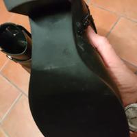 Stivaletti da donna primo piano neri n.40