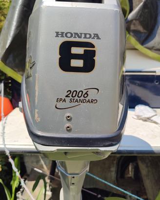 Motore 8 CV 4 tempi.