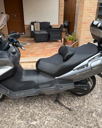 Suzuki burgman 650