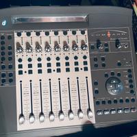 Digidesign Command 8 - controller DAW