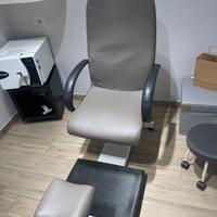2 Sedie da pedicure con pedana e poggiapiede