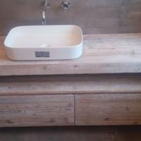 bagno sospeso con mensola in abete vecchio sbianca