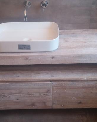 bagno sospeso con mensola in abete vecchio sbianca