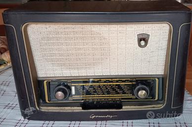 Radio d'epoca Grundig.