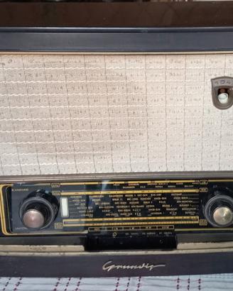 Radio d'epoca Grundig.