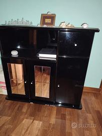 credenza senza oggetti, colore nero 