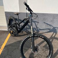MTB DH Mondraker Summum taglia M 27.5''