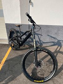 MTB DH Mondraker Summum taglia M 27.5''