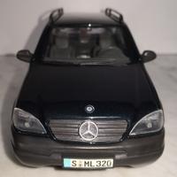 MERCEDES-BENZ ML320 (1997) , 1/24 MAISTO