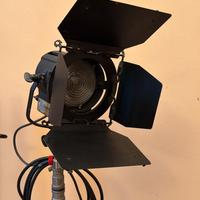 Fresnel 650w Strand quartzcolor