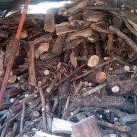 legna ASCIUTTA e tenuta al coperto 