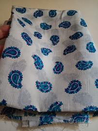 Scampolo tessuto seta bianco Paisley blu m 1,5