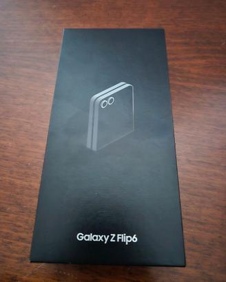 Magnifico Samsung ZFlip6 512 come nuovo