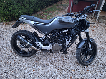 Husqvarna svartpilen 125 4t