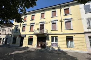 SPAZIOSO BILOCALE CON POSTO AUTO DI PROPRIETà E...