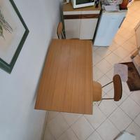 Tavolo da cucina con 4 sedie